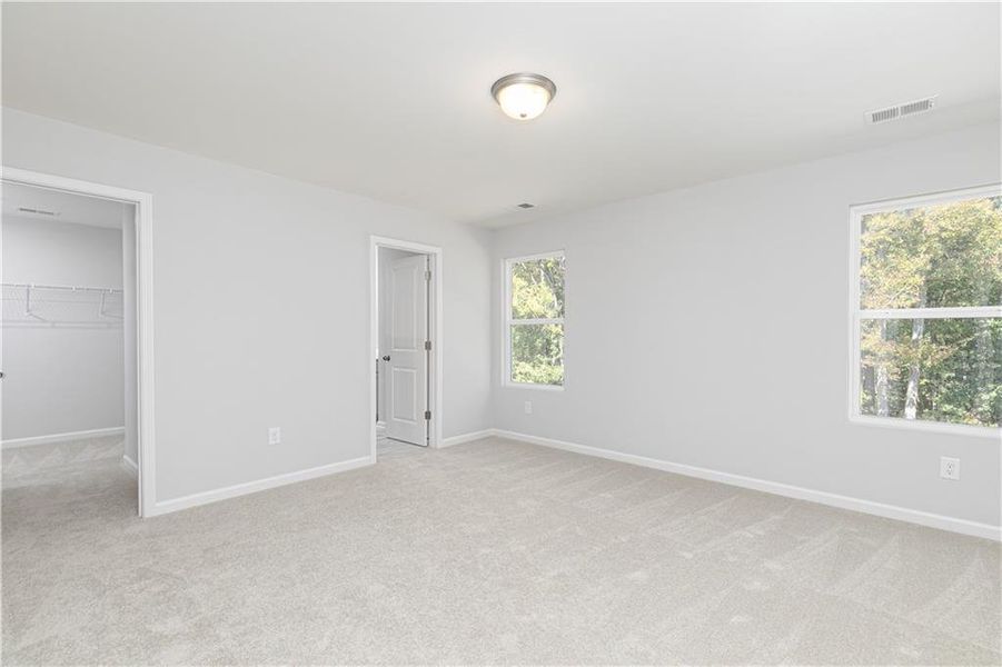 Spacious, unfurnished interior of a new home in Kingsley, Acworth (Image 29).