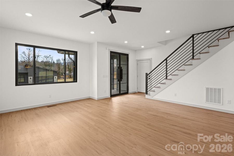 Spacious, unfurnished interior of a new home in , Asheville (Image 37).