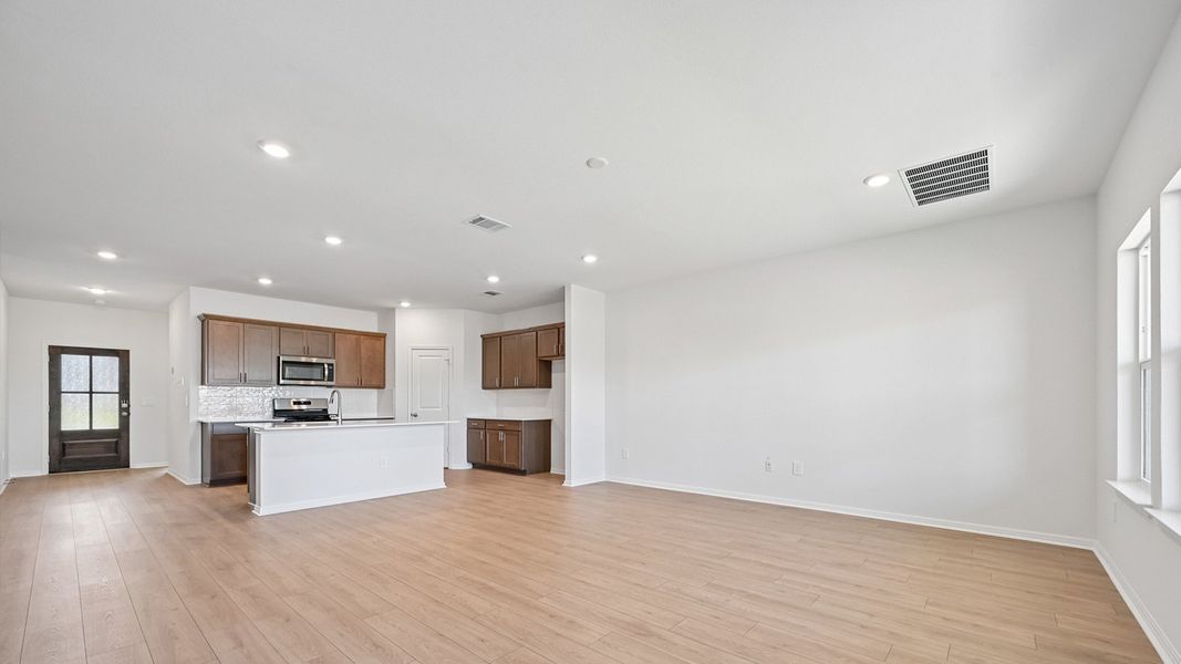 Spacious, unfurnished interior of a new home in Bar W Ranch, Leander (Image 17). Spacious, unfurnished interior of a new home in Bar W Ranch, Leander (Image 17).