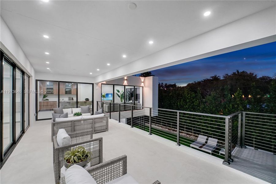 Exterior details and patio area of a home in , Key Biscayne (Image 37).