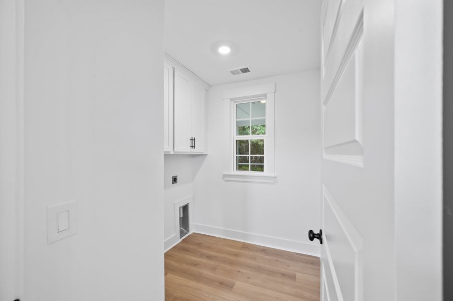 Representative unfurnished interior of a home built from the Sara by Hunter Quinn Homes in Palm Coast Homes, Palm Coast (Image 26).