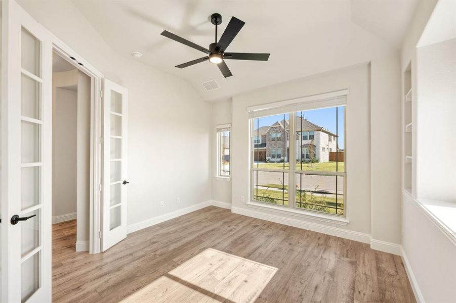 Spacious, unfurnished interior of a new home in Stone River Glen 60s, Royse City (Image 12). Spacious, unfurnished interior of a new home in Stone River Glen 60s, Royse City (Image 12).