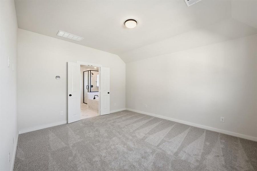 Spacious, unfurnished interior of a new home in Mosaic, Celina (Image 12).