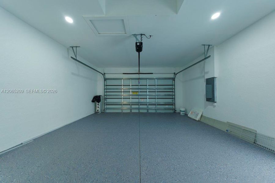 Spacious, unfurnished interior of a new home in , Lehigh Acres (Image 78).