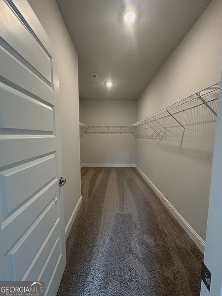 Spacious, unfurnished interior of a new home in Mirror Lake at South Harbour, Villa Rica (Image 15).