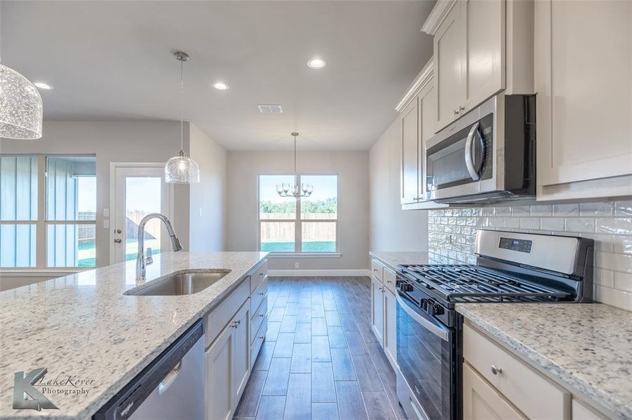 Furnished interior view inside a new home in , Abilene (Image 12).