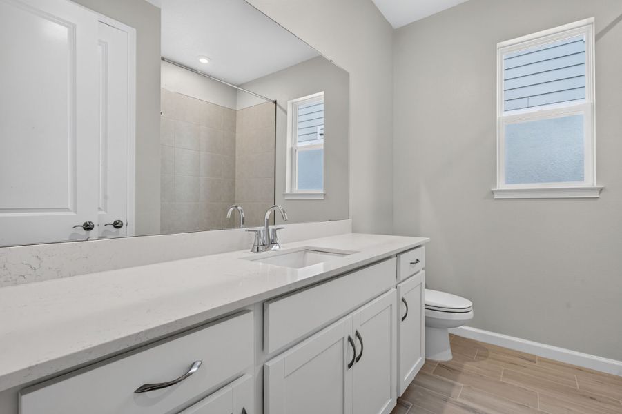 Furnished interior view inside a new home in Pasadena Ridge Master, Dade City (Image 8).