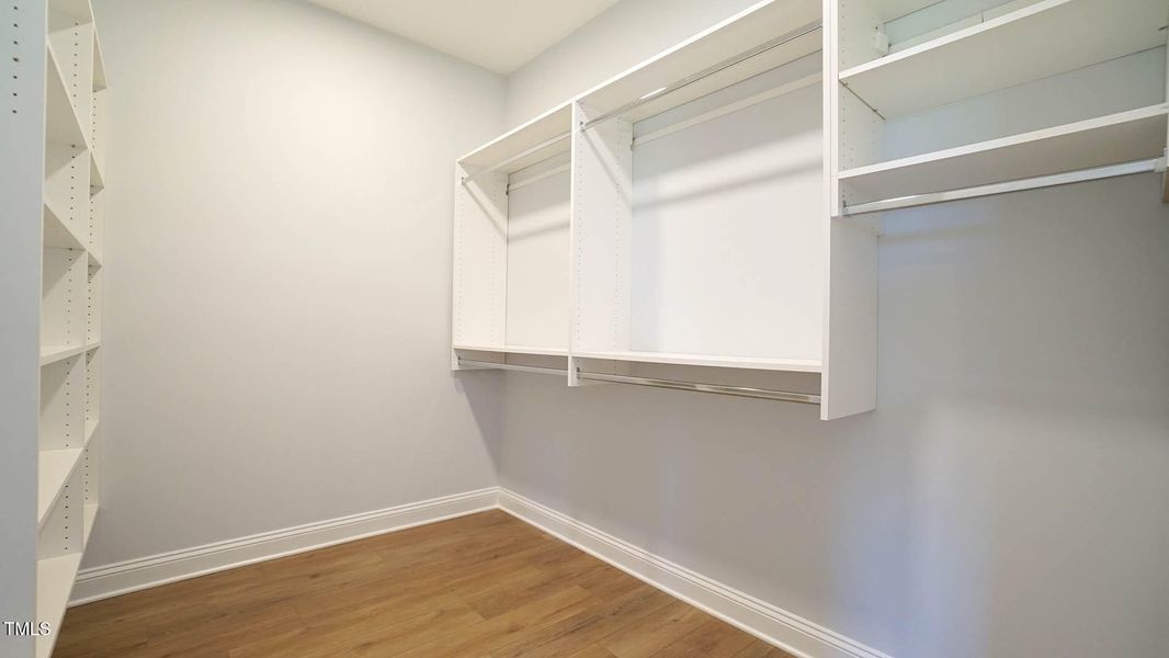 Master walk-in-closet
