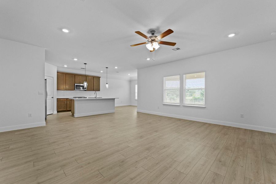 Spacious, unfurnished interior of a new home in Riverview, Georgetown (Image 16).