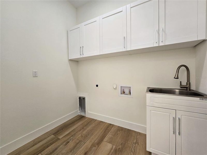 Spacious, unfurnished interior of a new home in , Tampa (Image 21).