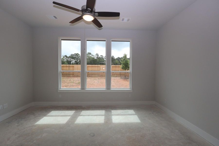 Spacious, unfurnished interior of a new home in Clopton Farms, Montgomery (Image 9).