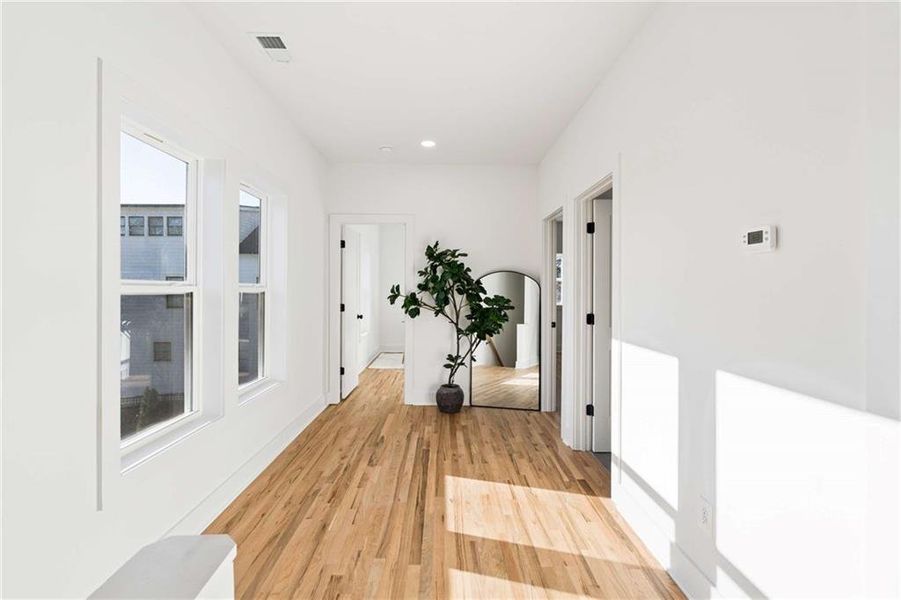 Spacious, unfurnished interior of a new home in , Atlanta (Image 24).