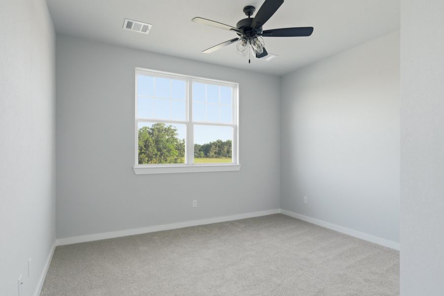 Spacious, unfurnished interior of a new home in Mission Ranch, College Station (Image 25).