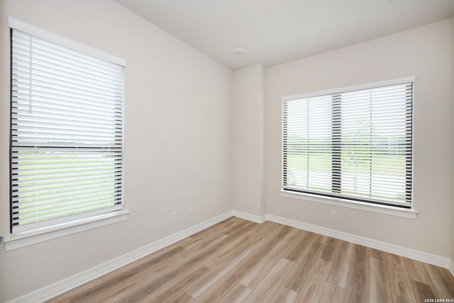 Spacious, unfurnished interior of a new home in Nolte Farms, Seguin (Image 15).