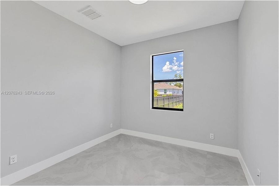 Spacious, unfurnished interior of a new home in , Lehigh Acres (Image 27).