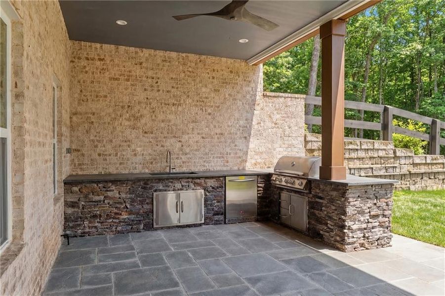 Exterior details and patio area of a home in , Alpharetta (Image 34).