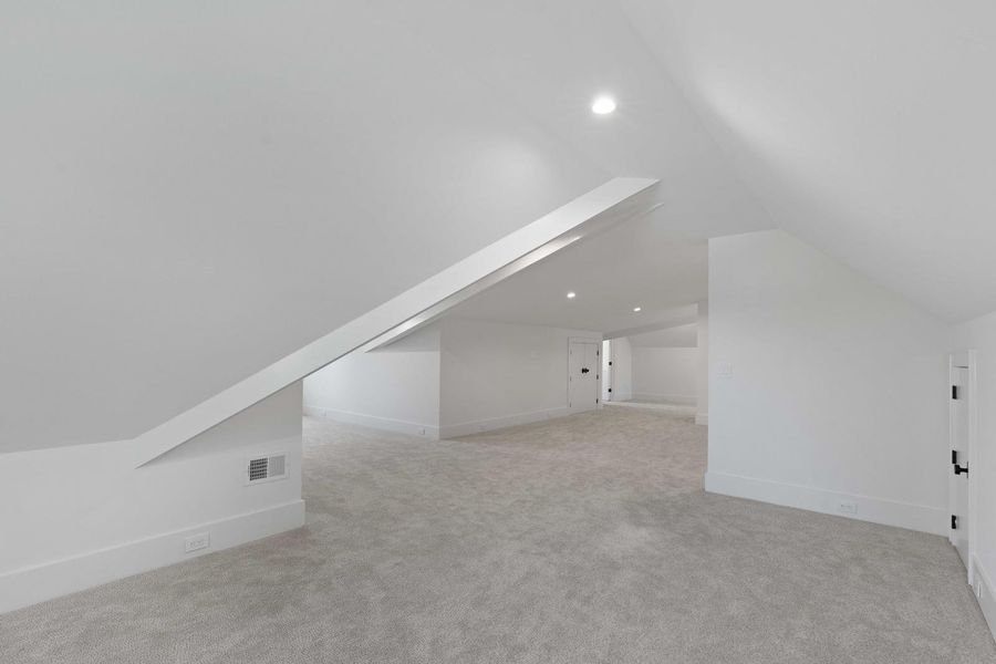 Spacious, unfurnished interior of a new home in , Mount Pleasant (Image 28).