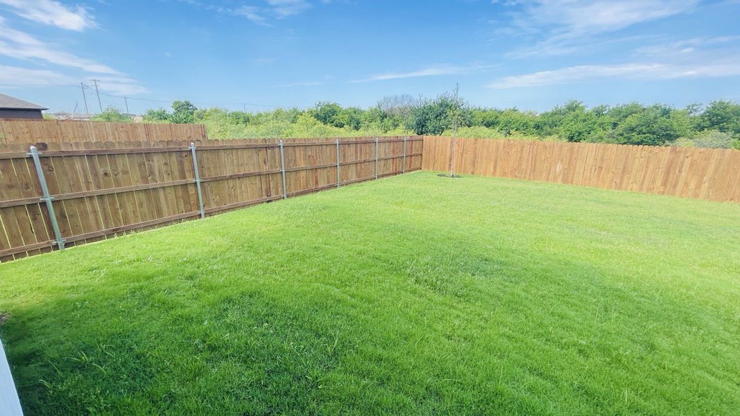 Exterior details and patio area of a home in Sunnycreek, Crowley (Image 2).