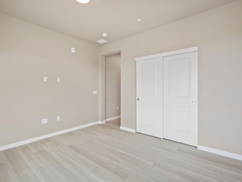 Spacious, unfurnished interior of a new home in Gateway Commons, Denver (Image 26).