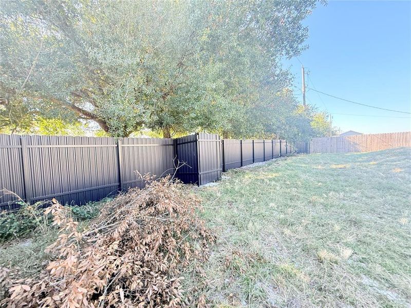 Exterior details and patio area of a home in , Punta Gorda (Image 13).