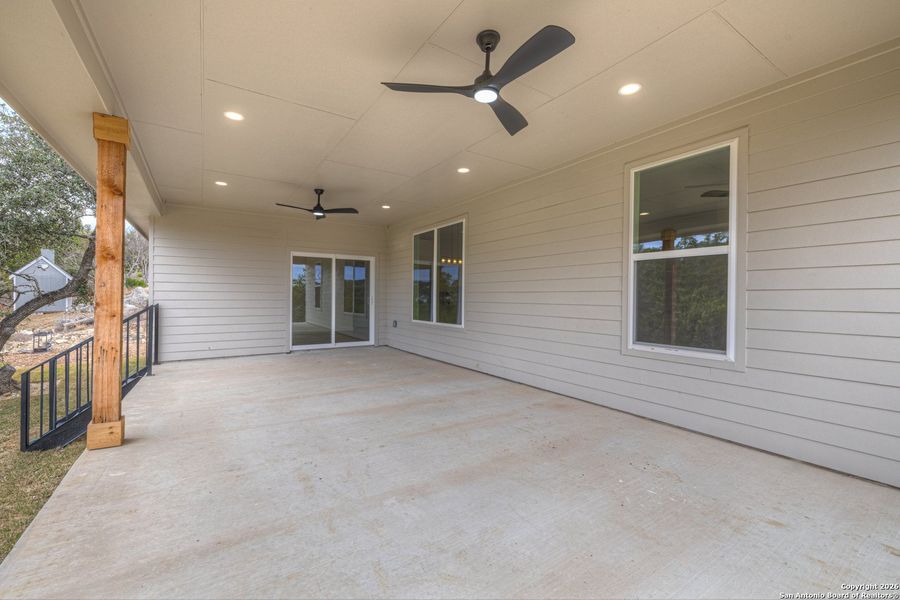Exterior details and patio area of a home in , Canyon Lake (Image 3).