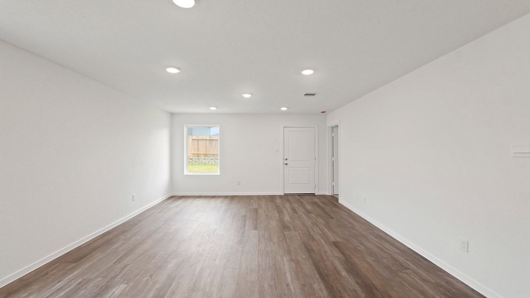 Representative unfurnished interior of a home built from the Atlanta by D.R. Horton in Lake Conroe Cove, Willis (Image 15). Representative unfurnished interior of a home built from the Atlanta by D.R. Horton in Lake Conroe Cove, Willis (Image 15).