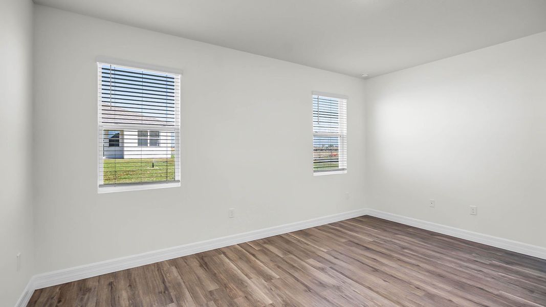 Spacious, unfurnished interior of a new home in Hawthorne Ranch, Lakeland (Image 21).