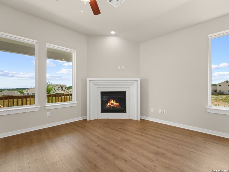 Spacious, unfurnished interior of a new home in Hunter's Ranch, San Antonio (Image 12). Spacious, unfurnished interior of a new home in Hunter's Ranch, San Antonio (Image 12).