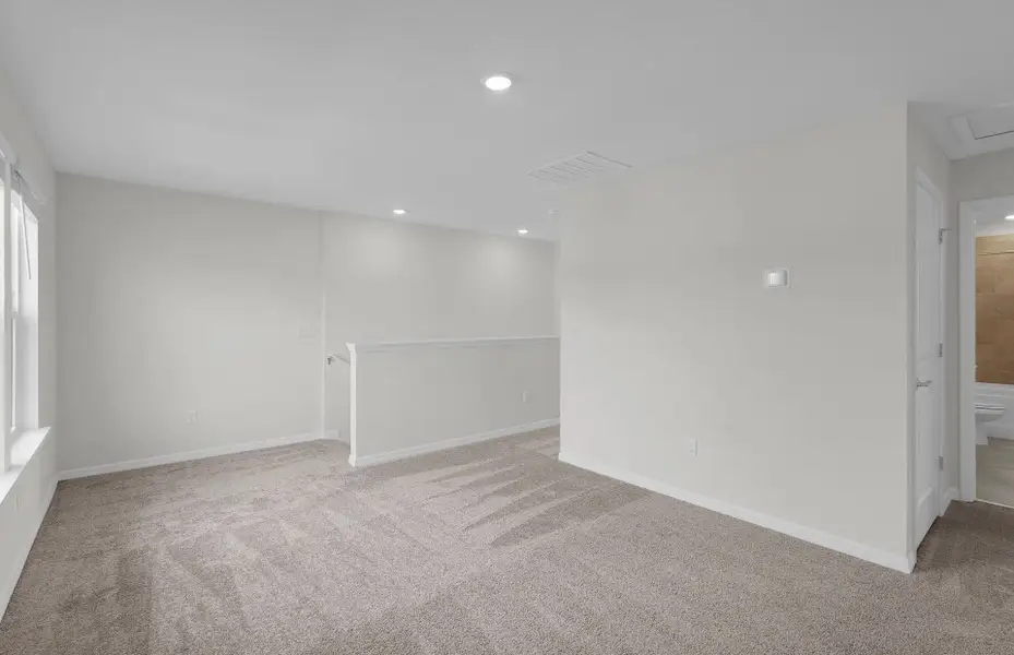 Spacious, unfurnished interior of a new home in Wells Landing, Jacksonville (Image 10). Spacious, unfurnished interior of a new home in Wells Landing, Jacksonville (Image 10).