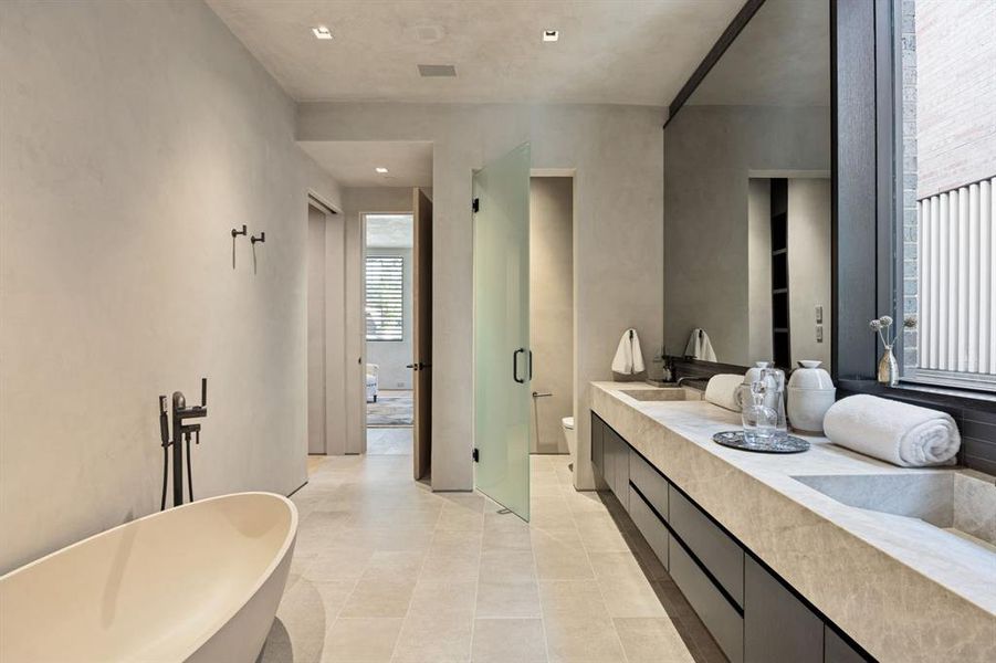 Furnished interior view inside a new home in , Fort Worth (Image 7).