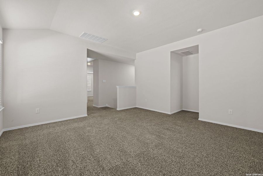 Spacious, unfurnished interior of a new home in Riverstone at Westpointe, San Antonio (Image 20).