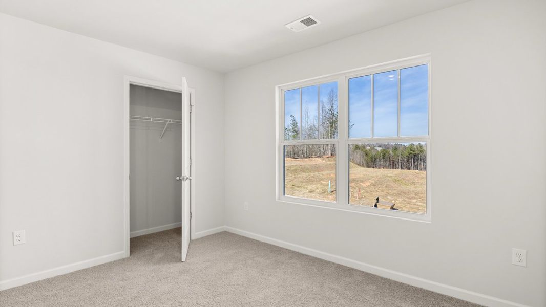 Spacious, unfurnished interior of a new home in Oconee Overlook, Gainesville (Image 28).