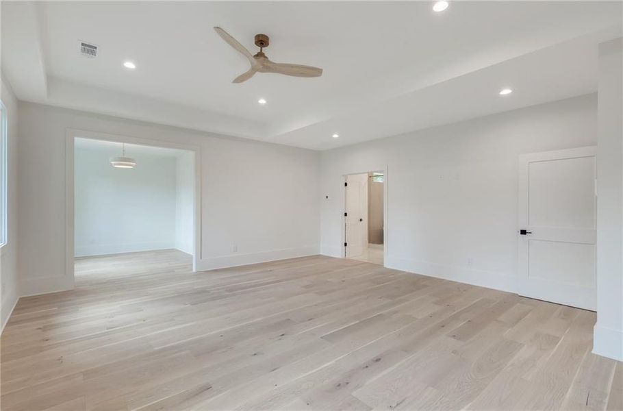 Spacious, unfurnished interior of a new home in , Alpharetta (Image 55).