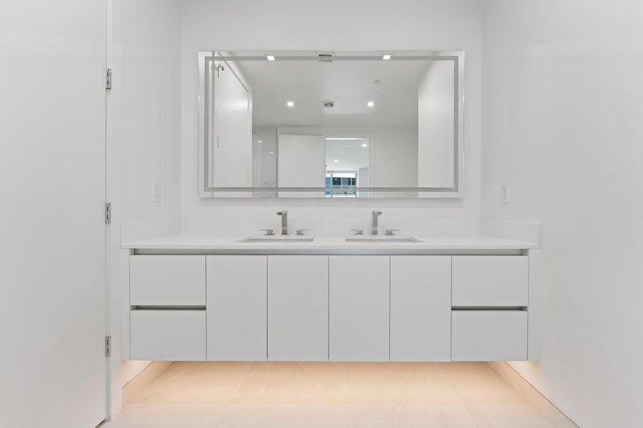 055-220LakeShoreDr-1219-WestPalmBeach-SM