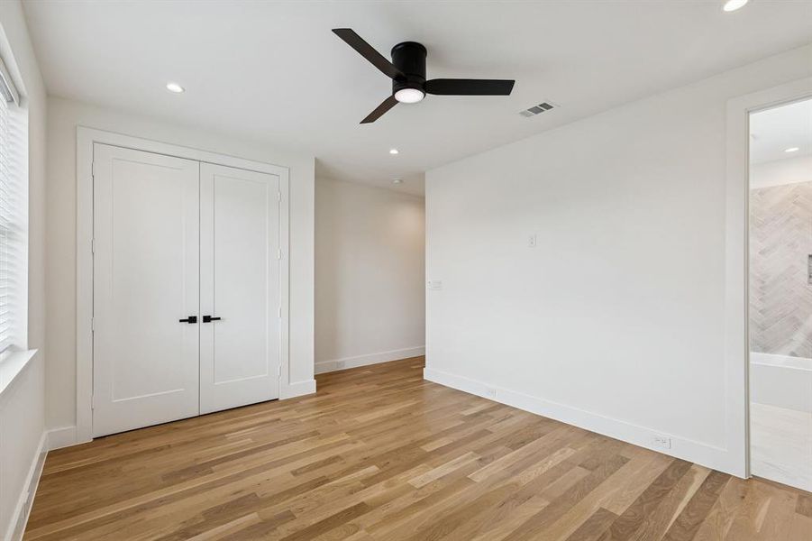 Spacious, unfurnished interior of a new home in , Dallas (Image 22).