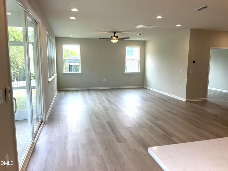 exapnsive family room