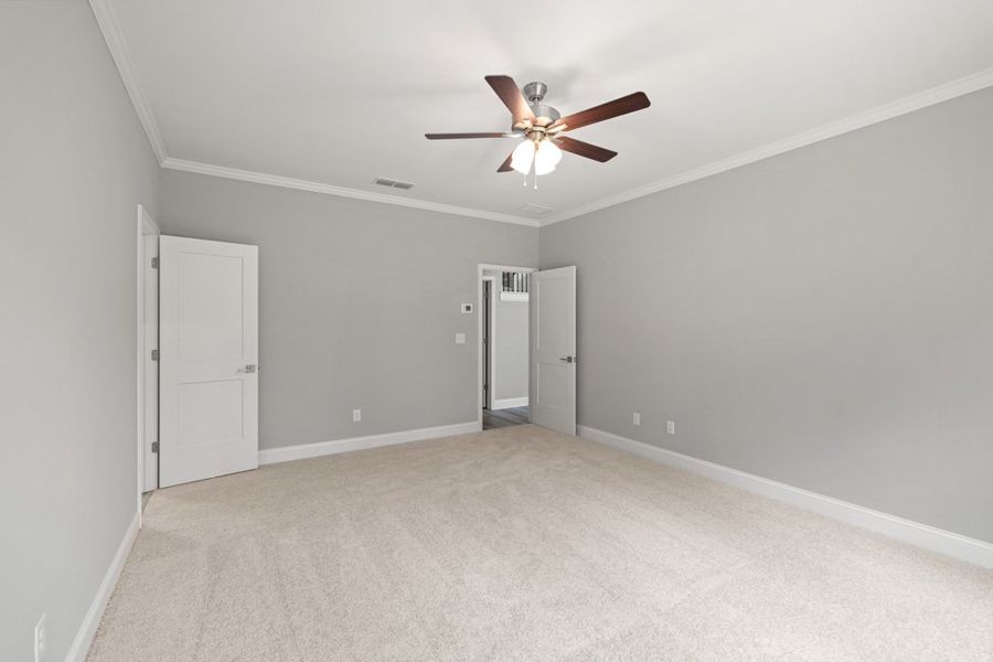 Representative unfurnished interior of a home built from the Glynn by UnionMain Homes in Austin Springs, Bethlehem (Image 18).