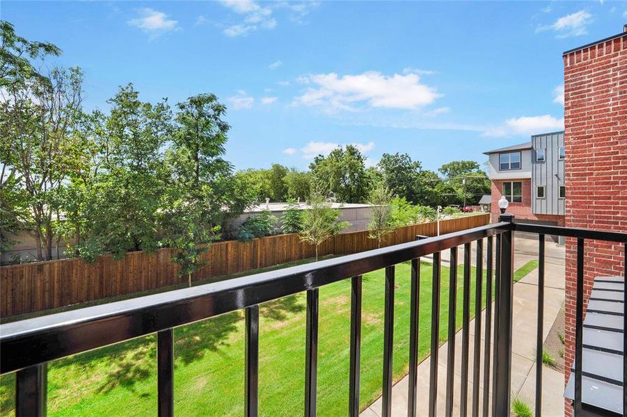 Exterior details and patio area of a home in , Farmers Branch (Image 20).