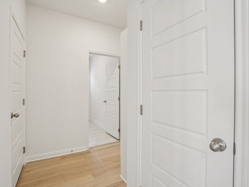 Spacious, unfurnished interior of a new home in Legendary Trails - Premier Series, Cibolo (Image 26).