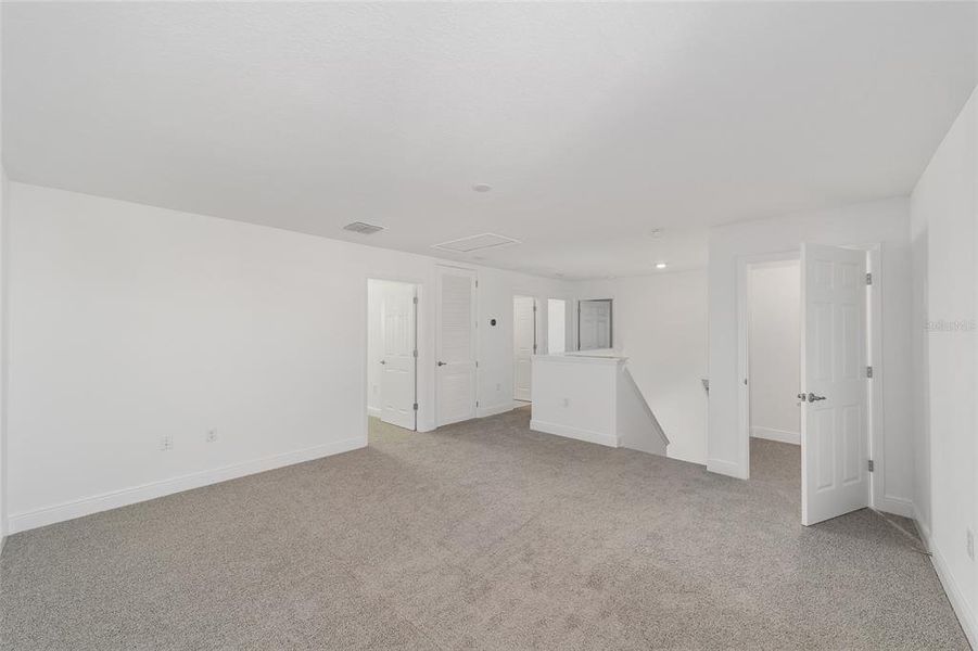 Spacious, unfurnished interior of a new home in Calesa Township, Ocala (Image 35).