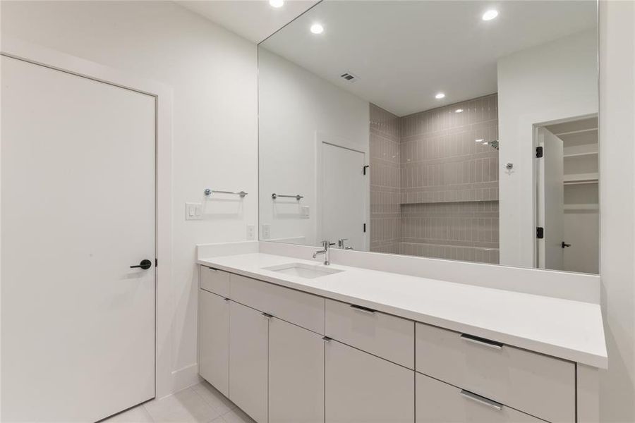 Furnished interior view inside a new home in , Dallas (Image 28).