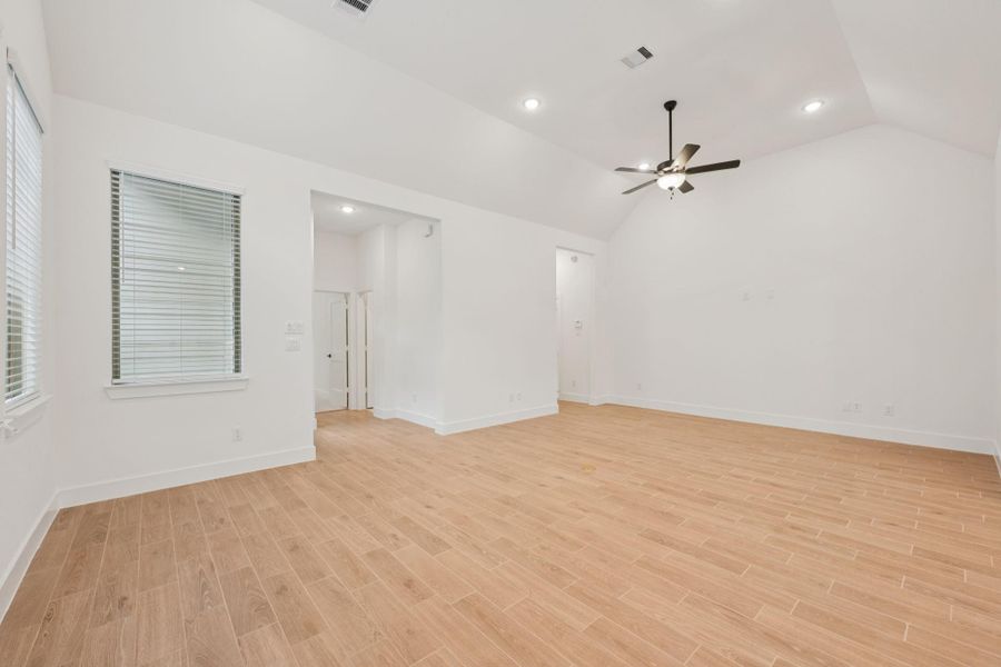 Spacious, unfurnished interior of a new home in Kresston, Montgomery (Image 17). Spacious, unfurnished interior of a new home in Kresston, Montgomery (Image 17).