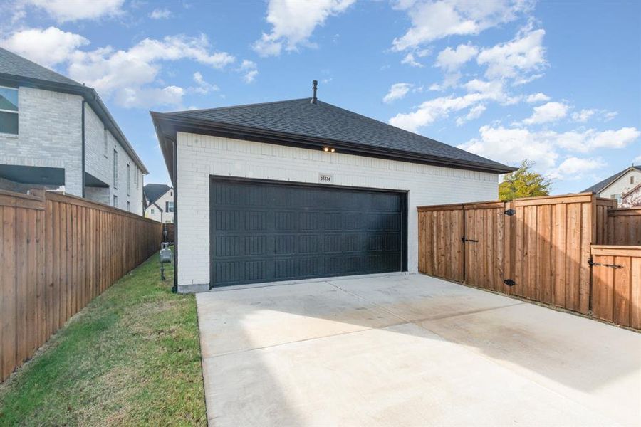 Garage with a gate Garage with a gate