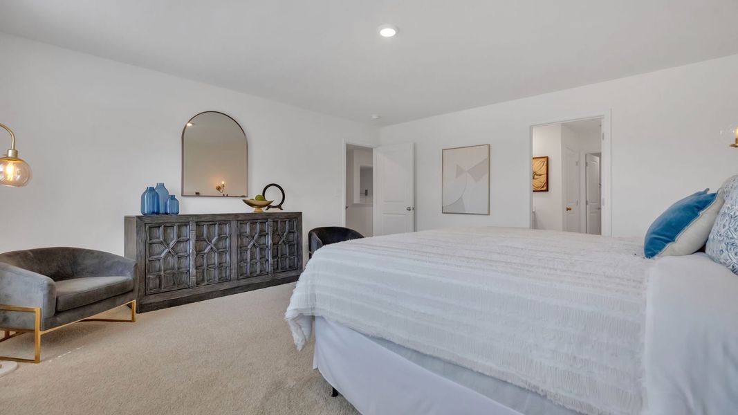 Representative furnished interior of a home built from the Penwell by D.R. Horton in Fairview Hills, Cleveland (Image 18).