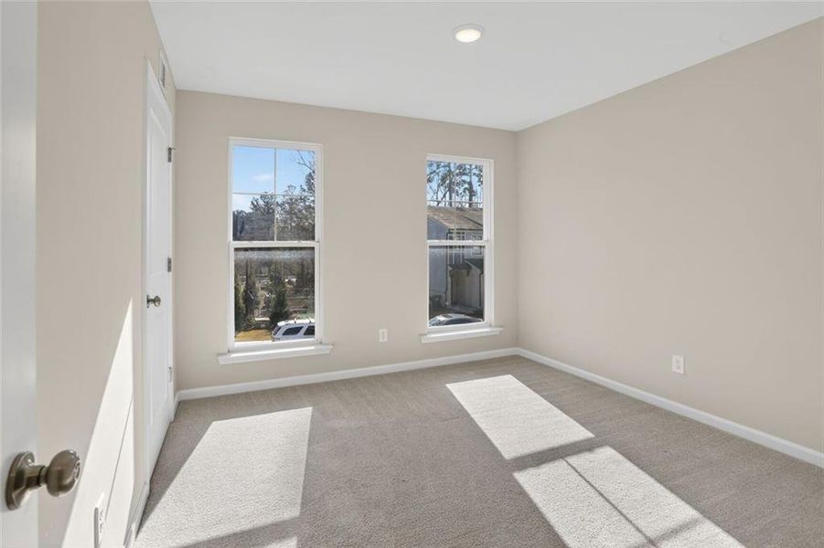 Spacious, unfurnished interior of a new home in , Lawrenceville (Image 31).