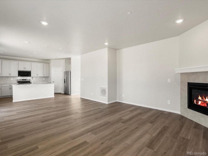 Spacious, unfurnished interior of a new home in Buffalo Highlands: The Flora Collection, Commerce City (Image 20).