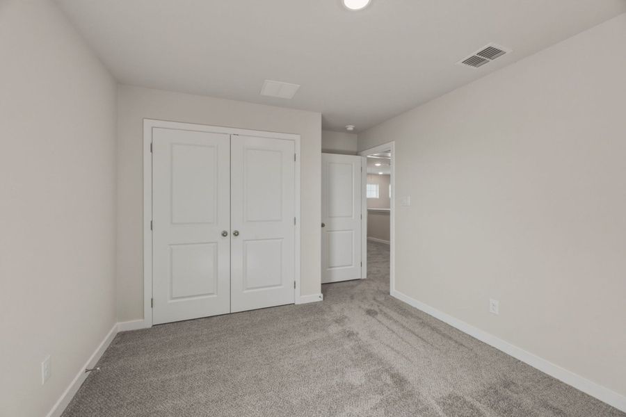 Spacious, unfurnished interior of a new home in Highland Ridge, New Braunfels (Image 21).