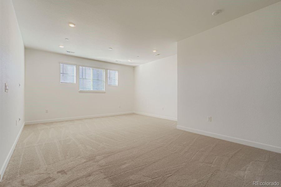 Spacious, unfurnished interior of a new home in Sunset Village: The Grand Collection, Erie (Image 14). Spacious, unfurnished interior of a new home in Sunset Village: The Grand Collection, Erie (Image 14).