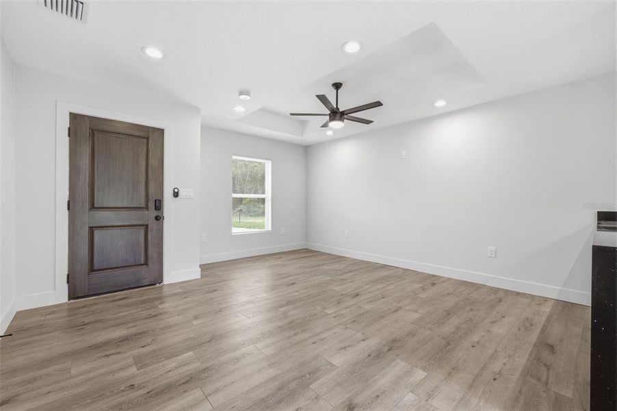 Spacious, unfurnished interior of a new home in , Crystal River (Image 15).