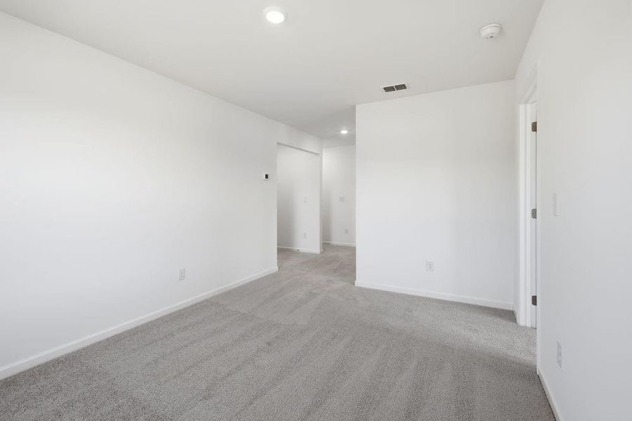 Spacious, unfurnished interior of a new home in Windance Lake, Loganville (Image 18).